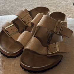 Birkenstock Women’s Arizona Suede Leather Sandals  size 9 regular/wide