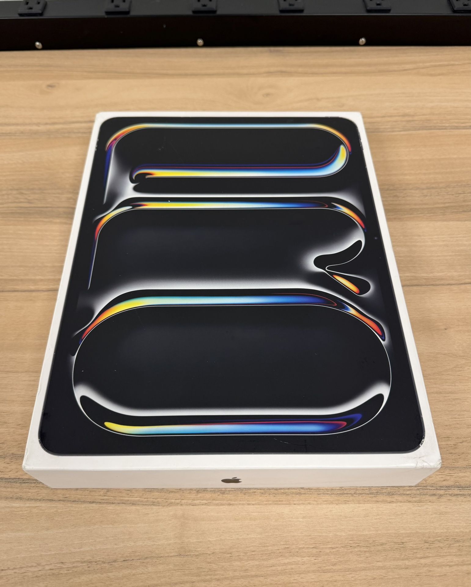 iPad Pro 13" M4 7th Gen 256GB Unlock**WiFi And Cellular 