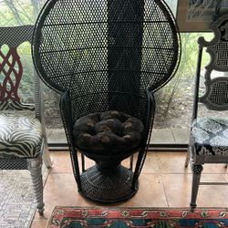 VINTAGE CHAIR
