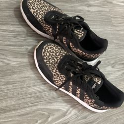 Adidas Cheetah Sneakers Size 9