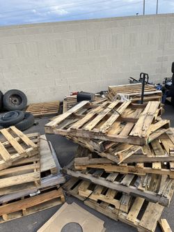 FREE PALLETS