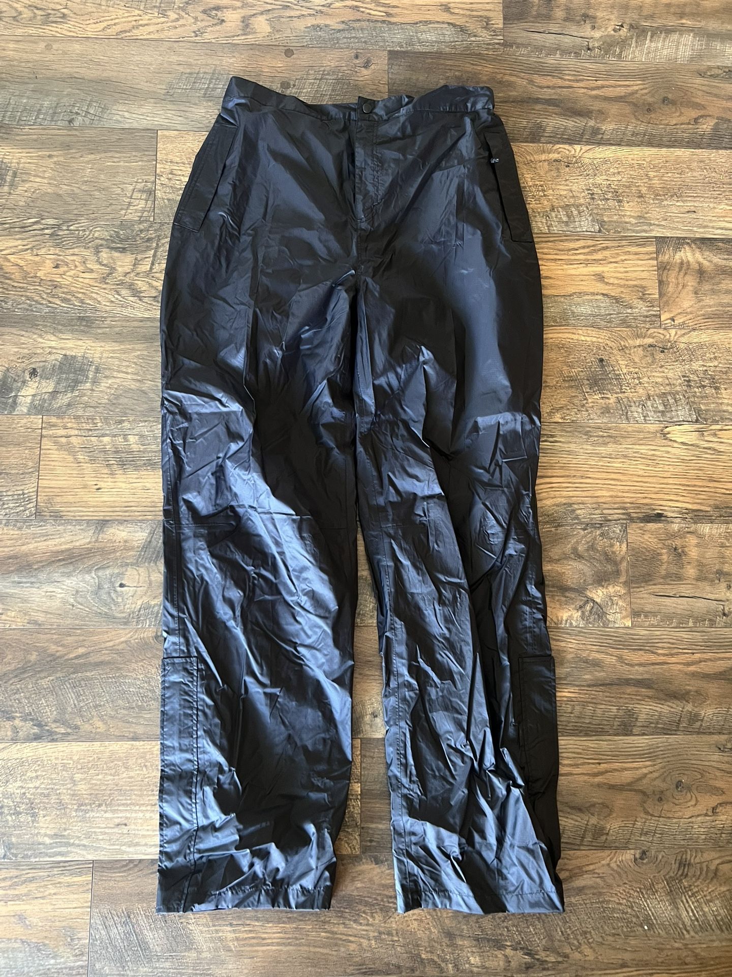 Kirkland Waterproof/Resistant Pants Shell Men’s XXL 2XL Like New Condition!!!