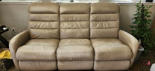 La-Z-Boy Leather Power Reclinign Sofa
