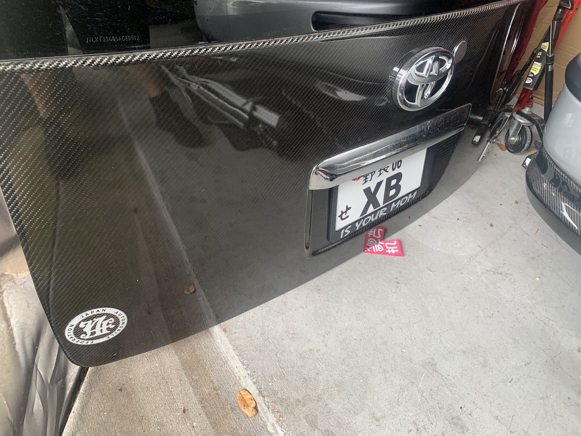 02 06 Scion Xb Carbon Fiber Trunk