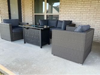 New inbox patio set (we finance and deliver)($54 down, (90 day no interest no credit check payment plan)