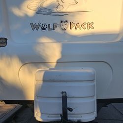 Cherokee Wolf Pack Toy hauler