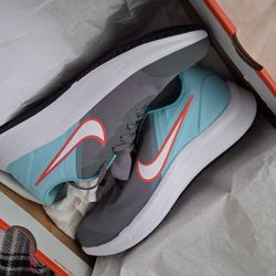 Nike Star Runner 3 New In Box (Women's 8.5 Or 7 Youth)