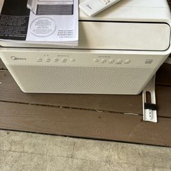 Beautiful 12000 BTU AC With Remote And  User Manual. Manual.