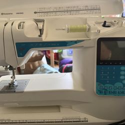 Husqvarna Viking Opal 650