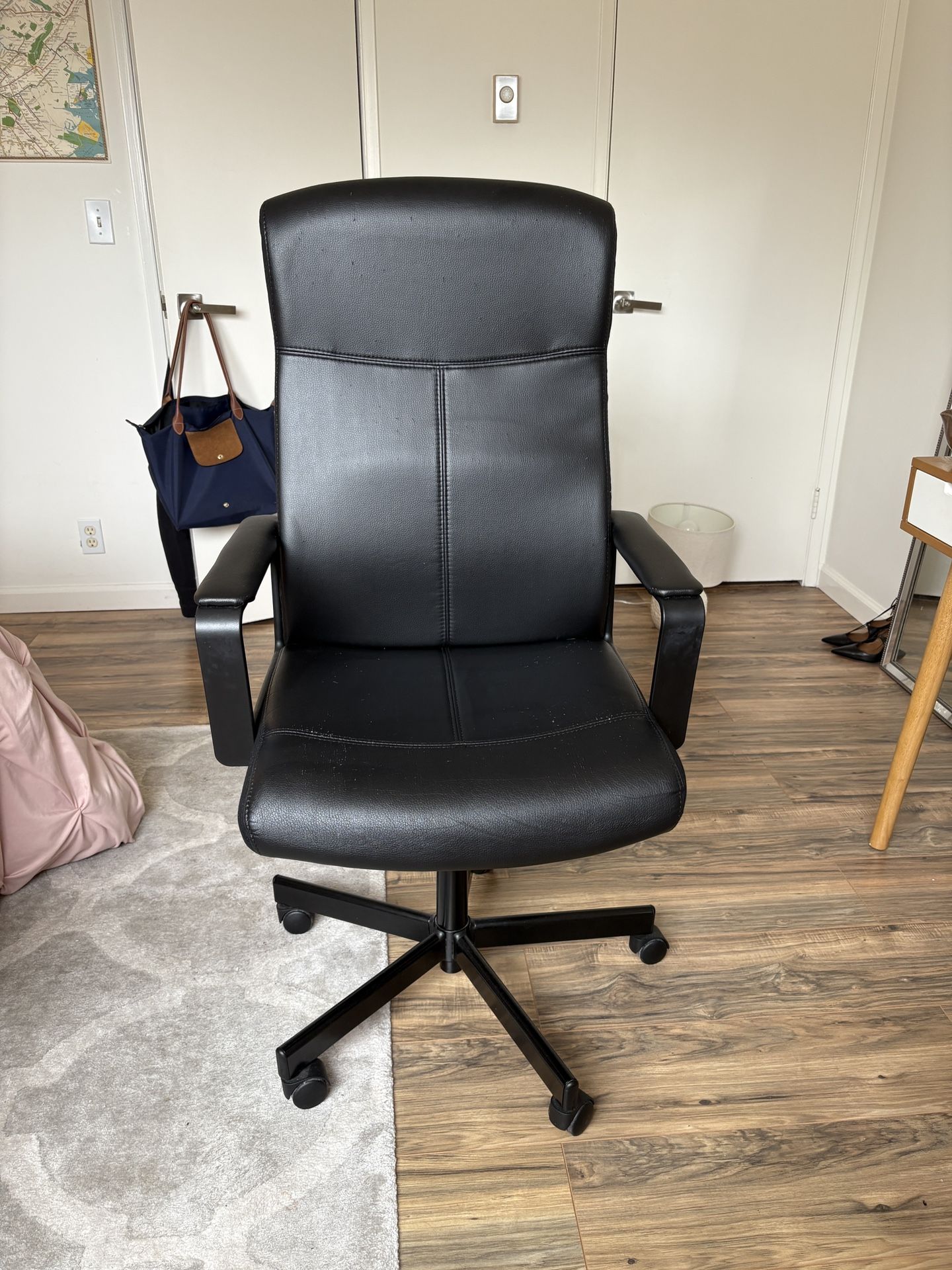 Black Desk Chair