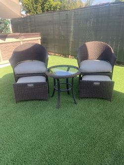 Outdoor wicker set with ottoman