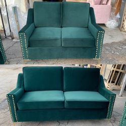 $989 Brand New Sofa And Loveseat Set (read description)