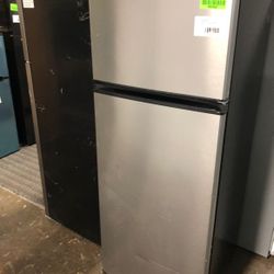 Vissani MDFF7SS 7.1 cu. ft. Top Freezer Refrigerator