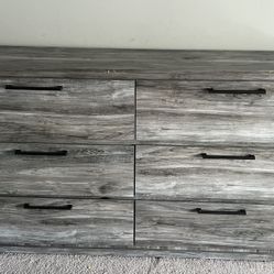 Gray/Black Dresser