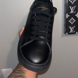 McQueens Size 9