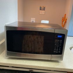 Stainless Steel Counter Top Microwave 