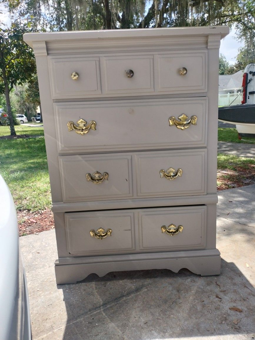 ✨Vintage Shabby Chic Gray Solid Wood Chest Dresser – Timeless Charm & Functionality💫