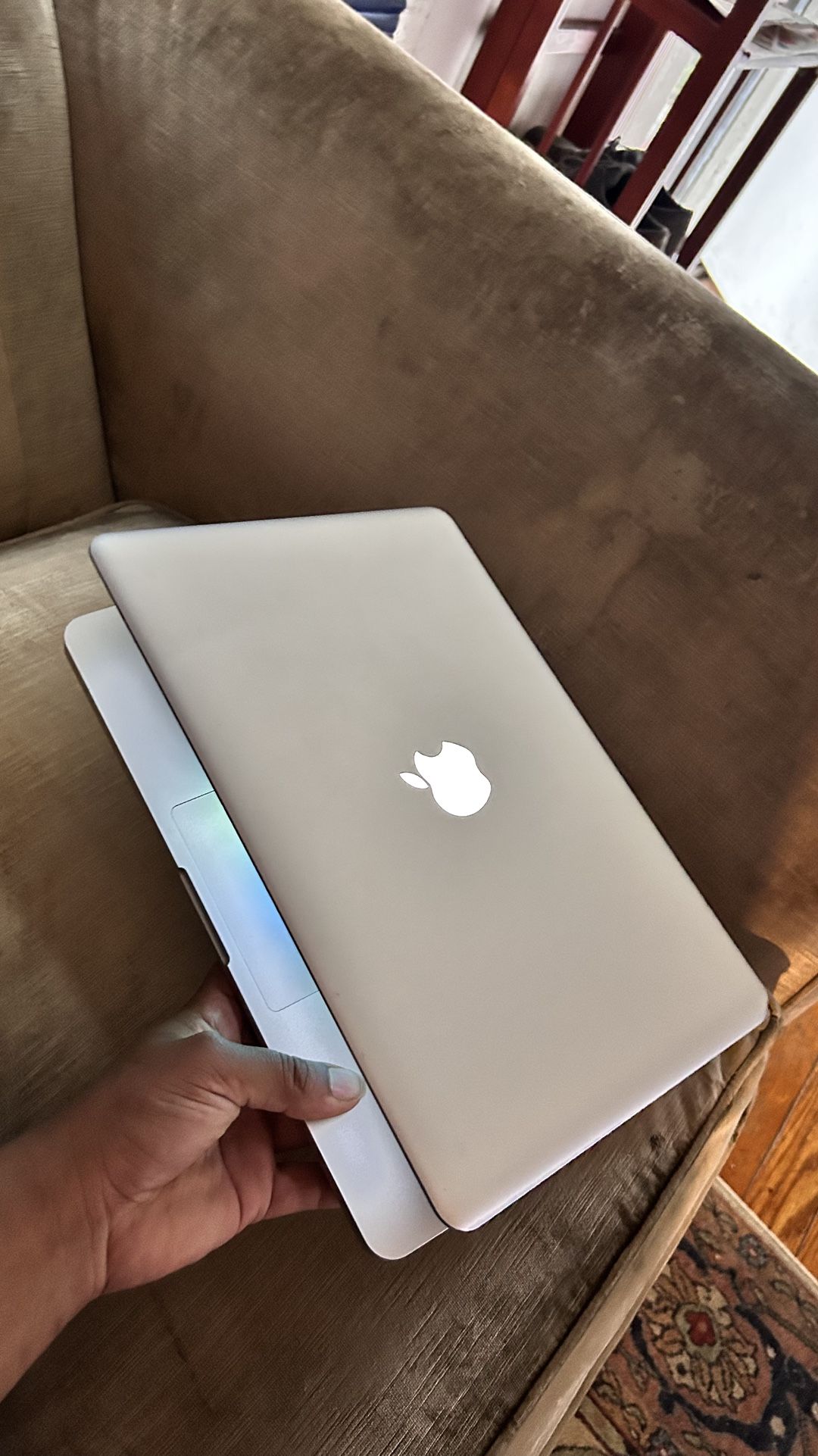 Apple MacBook Pro 13” I5/8GB/256GB SSD $140