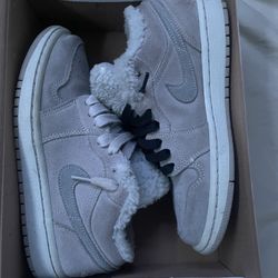 jordan 1 low SE sherpa fleece