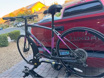 FELT BERZA SPEED 40 AND SARIS THELMA BIKE RACK FOR SALE