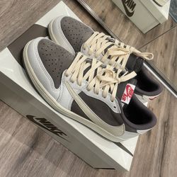 Travis Scott Reverse Mocha Size 9