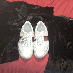 GUCCI TRACK SUIT COMPLETE OUTFIT