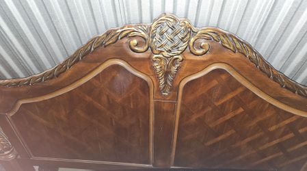 King size bed