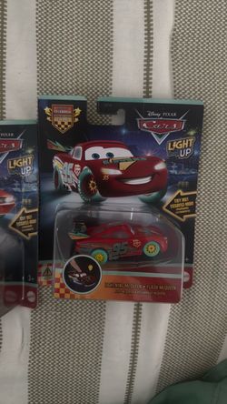 Disney Pixar Cars Lightning McQueen Light Up Die-Cast