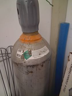 50 lb co2 tank full...