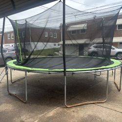 Trampoline 