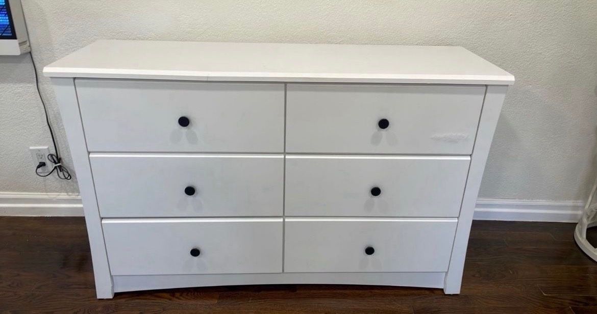 Dresser Six Drawers