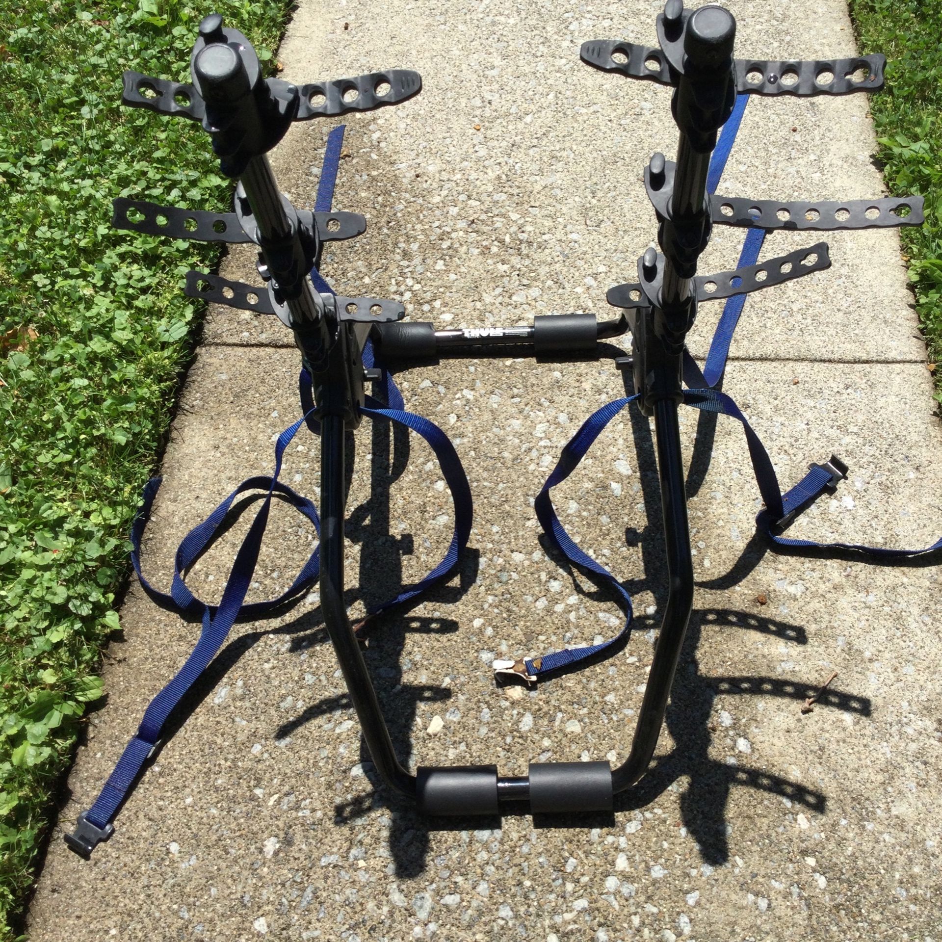 Bike Rack Thule Passage 911XT Holds 3 Bikes for Sale in