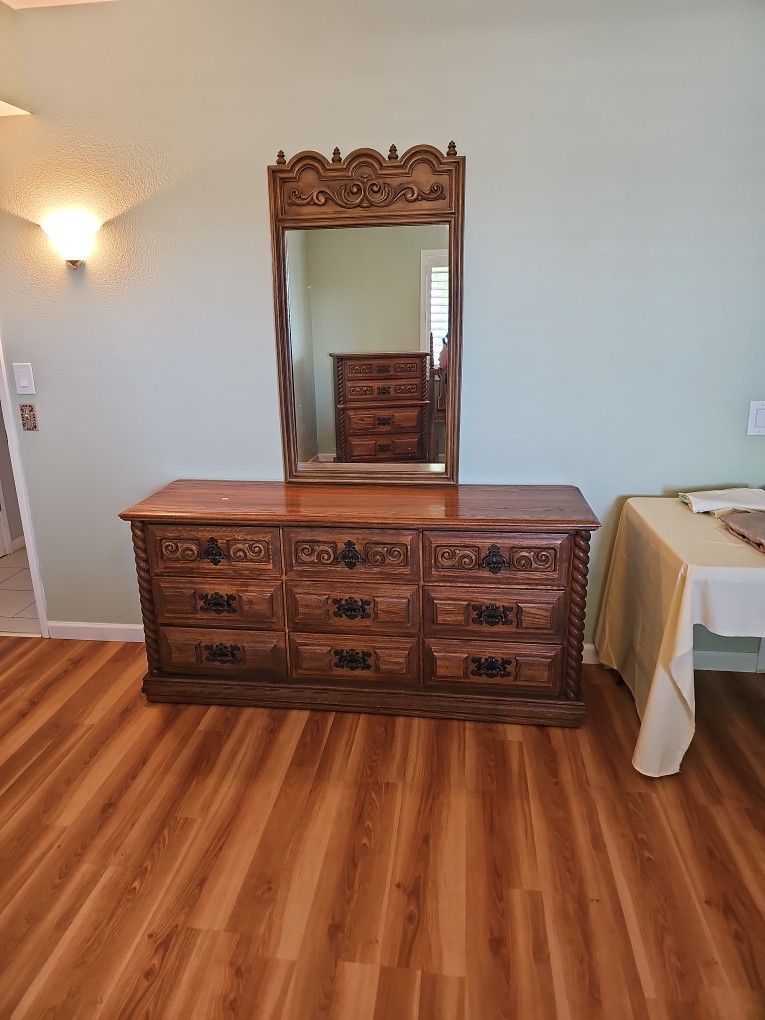 9 Drawer Dresser And Mirror