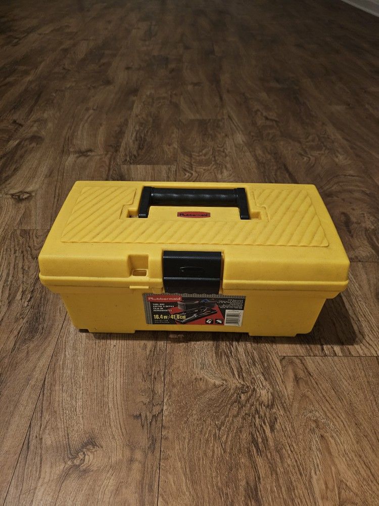 Rubbermaid tool box