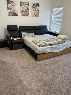 King bed with mattricess