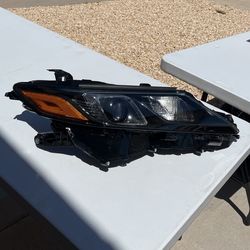 Totyota Camry L right light 19-20
