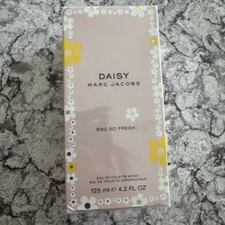 Daisy Marc Jacobs