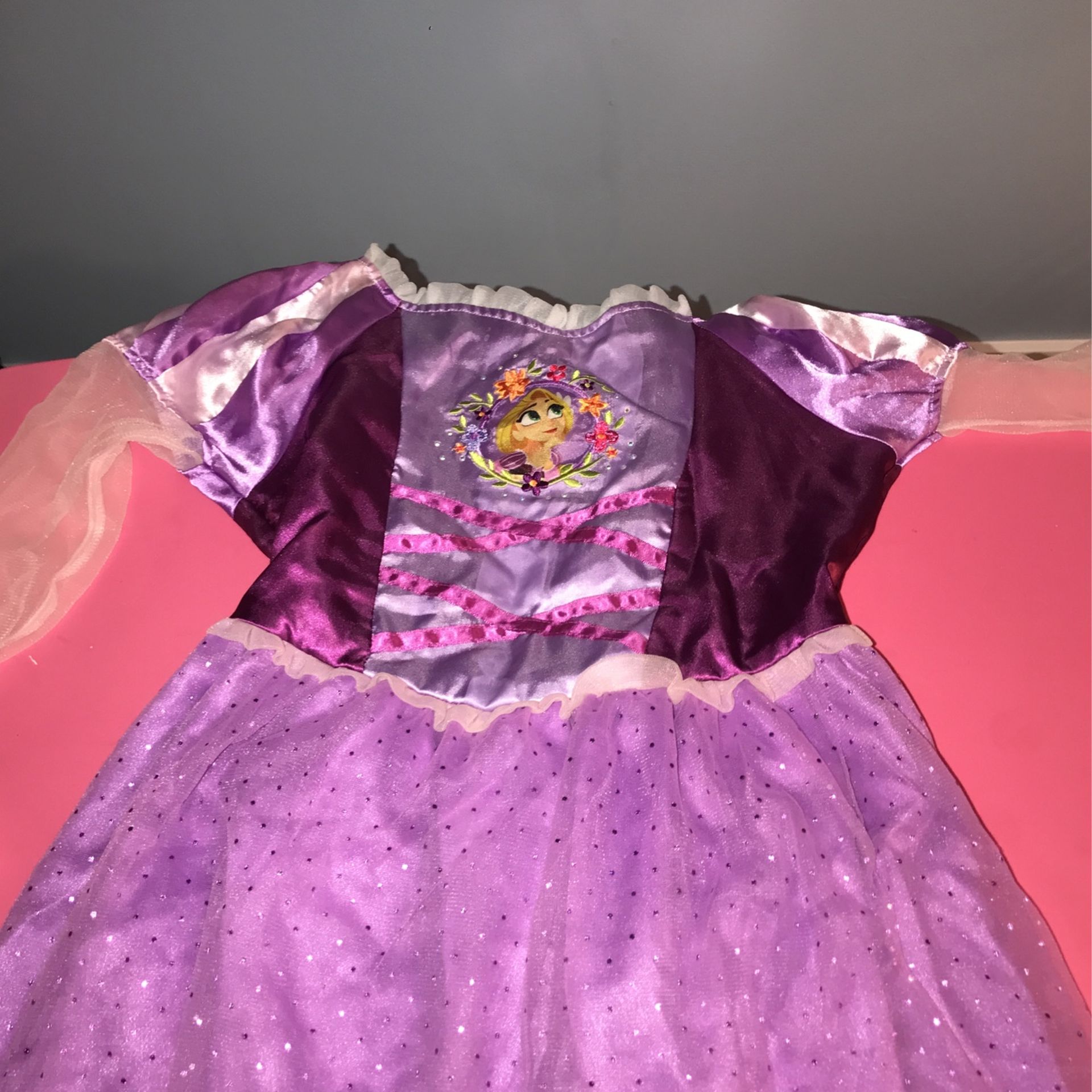 Disney Repunzel Halloween Costume Child Size 7-8.