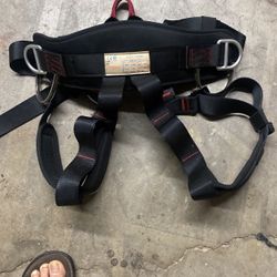 safety harness $50 its new