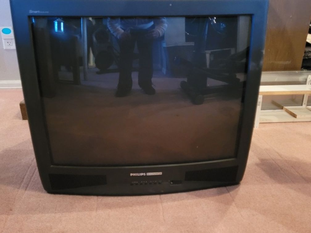 31 Inch TV Works Great FREE Today Or Tomorrow Only. 1837 S Ventura St First Come Gets It!