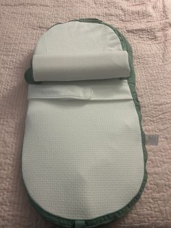 Like New Travel Baby Lounger