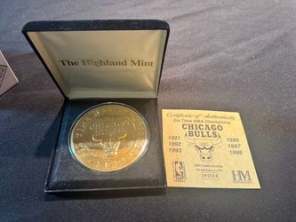 CHICAGO BULLS GOLD 24KT OVERLAY HIGHLAND MINT MEDALLION