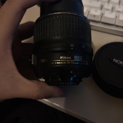 Nikon AF-S Nikkor 18-55mm 