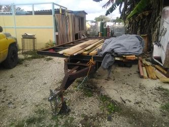 Trailer holds 8000 pounds