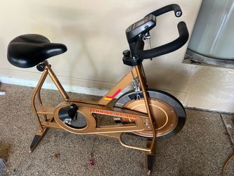 Schwinn DC 900 stationary bike