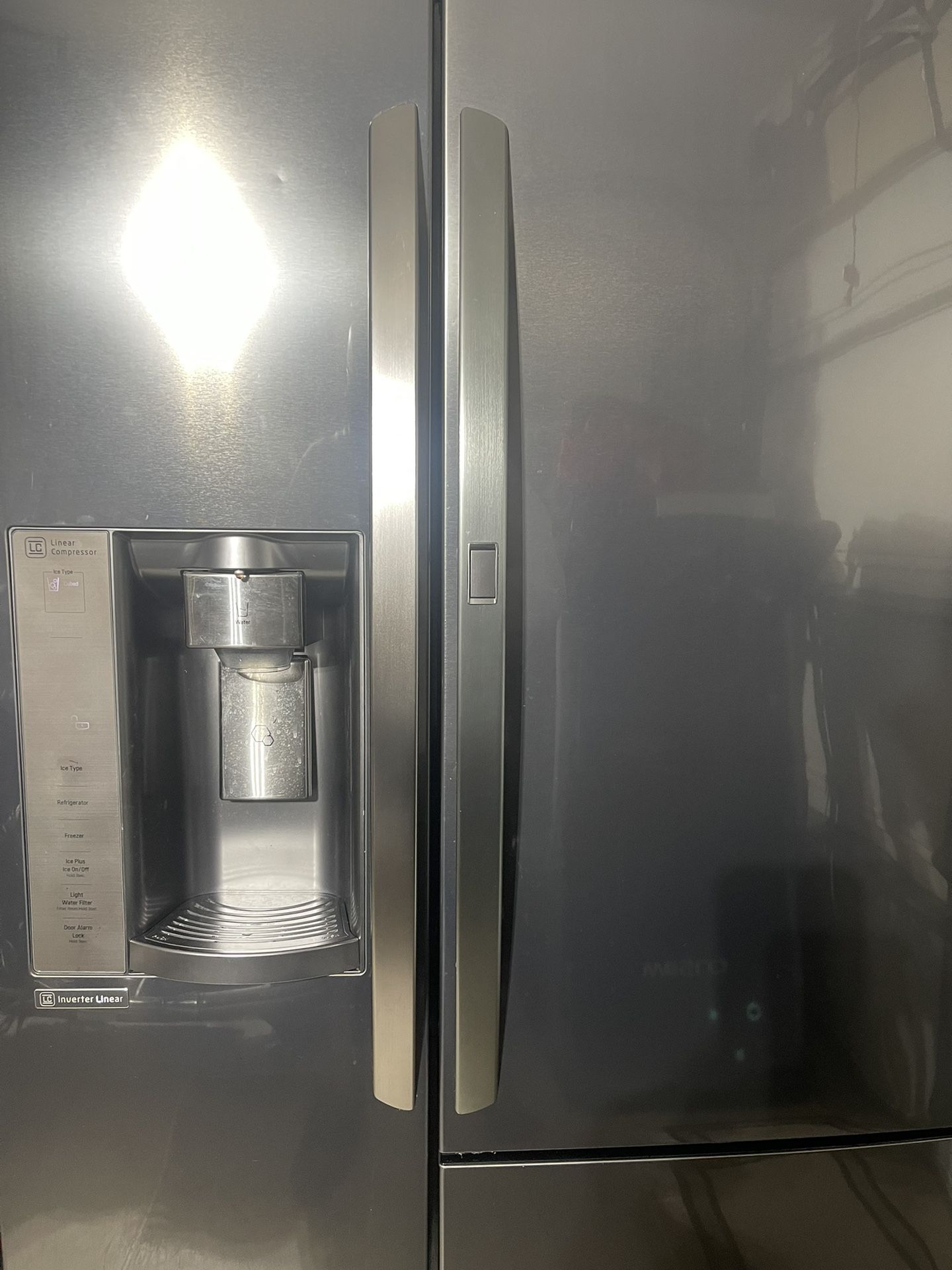 Refrigerator. LG