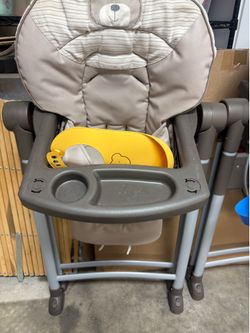 2 High Chairs
