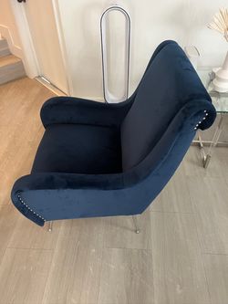 Navy Blue Velvet Accent Chair