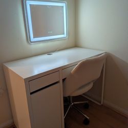 Full Vanity Set. Chair And Mirror Included