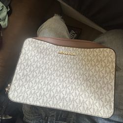 MK PURSE
